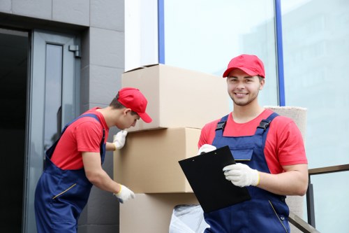 Packing and loading support for residential removals in Hire