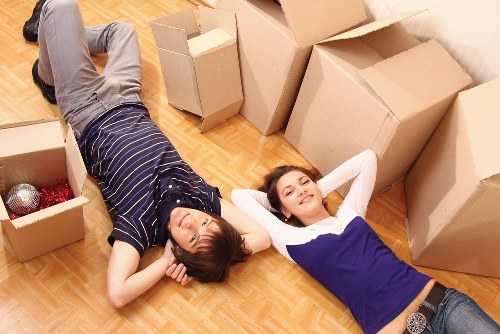 Family home relocation support in Hire with careful loading